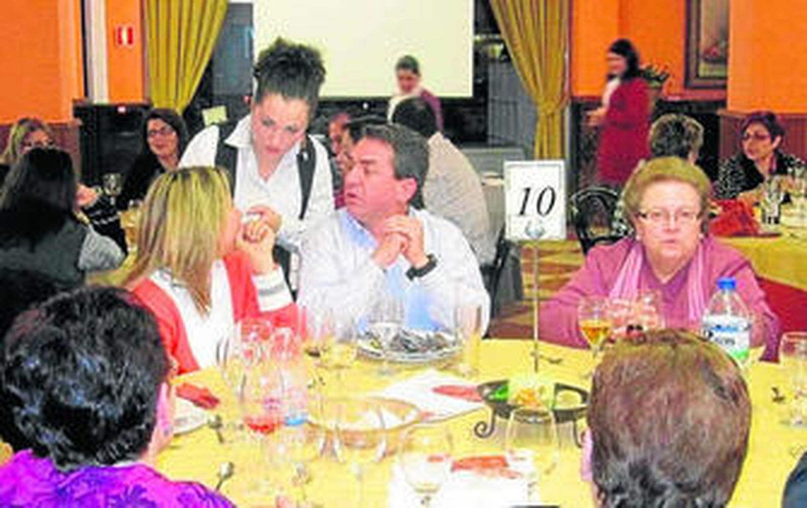 Escudo de Oro para el recién jubilado párroco de Gádor