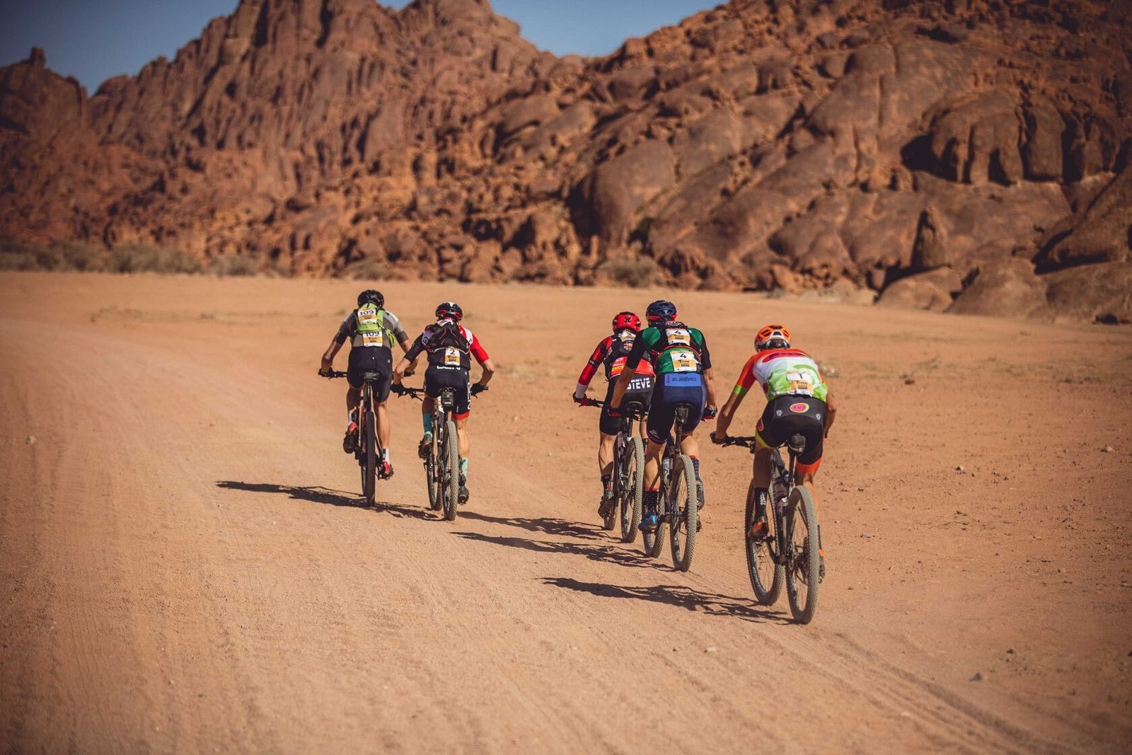 La primera etapa estuvo marcada por el fuerte viento.