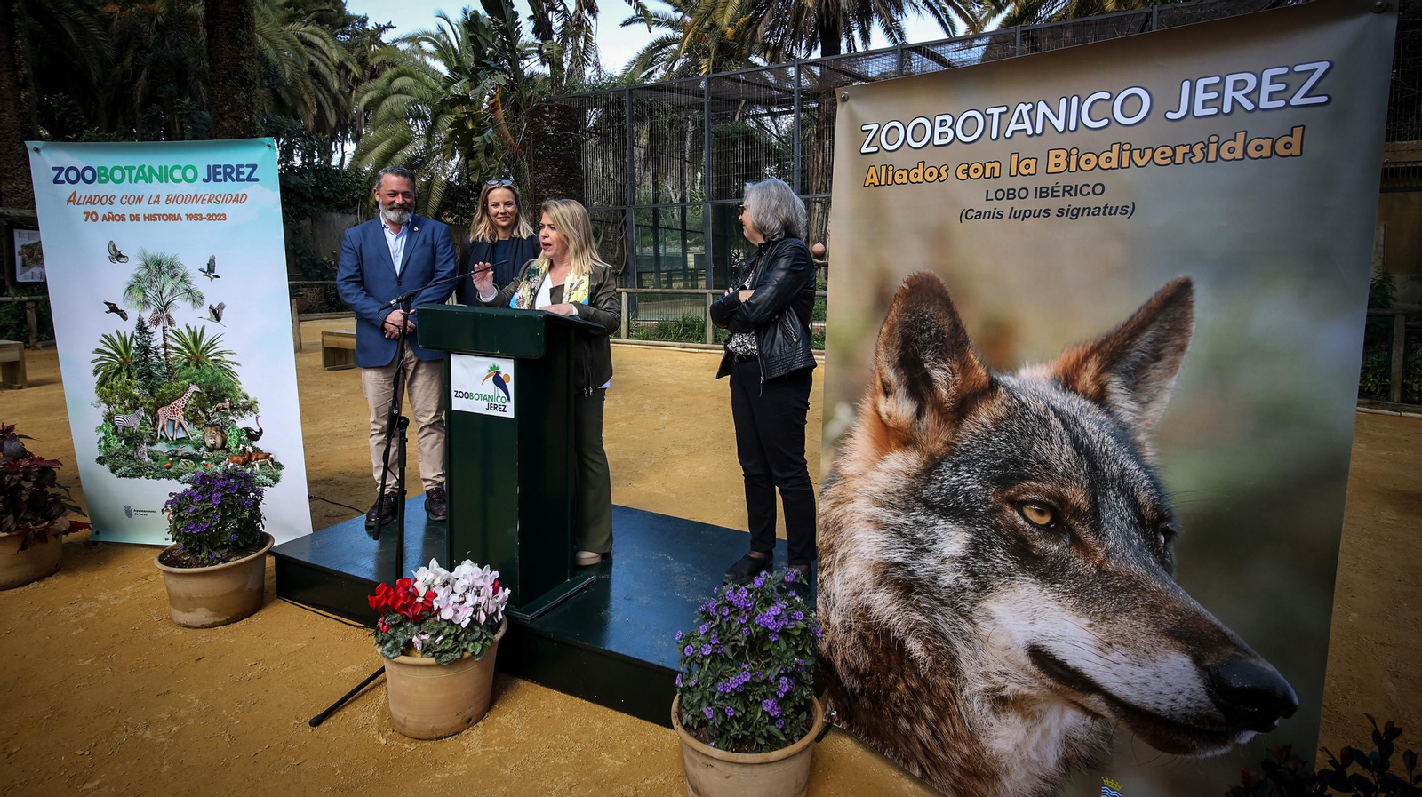 Inaugurada la plaza y el monumento en recuerdo de Félix Rodríguez de la Fuente en el Zoo de Jerez