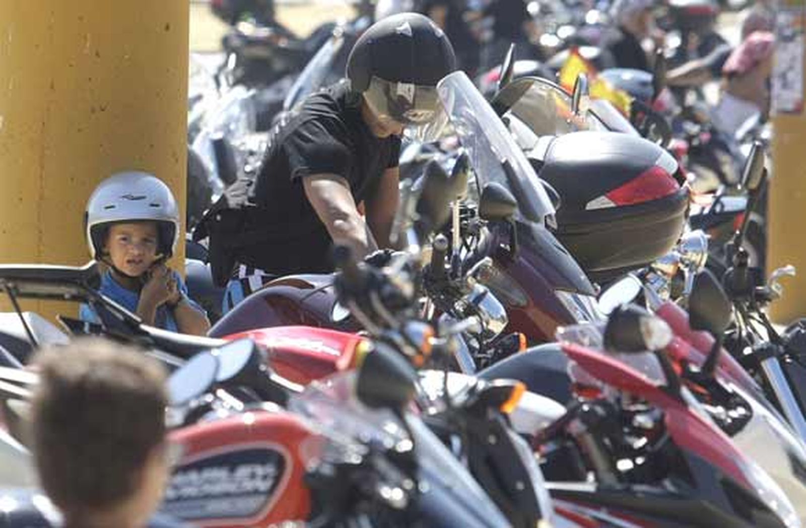 500 motos se dieron lugar en el parque feria como colofón de la gran fiesta motera Delfines 2010

Foto: Erasmo Fenoy