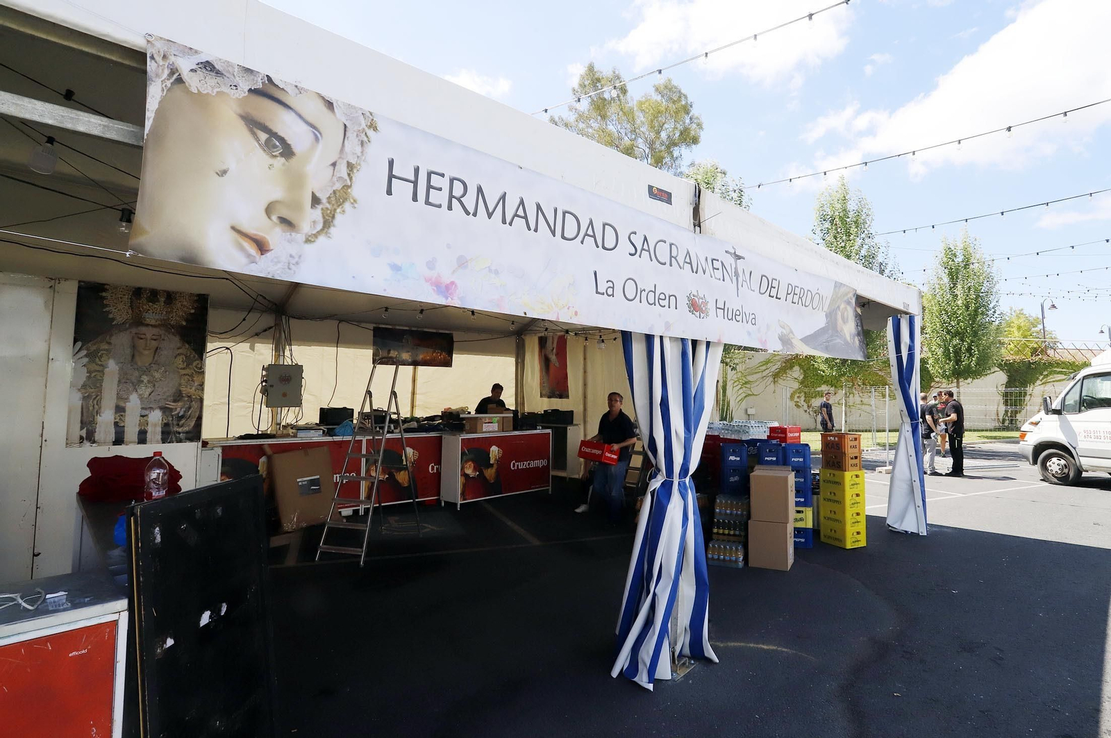 Imágenes de los preparativos para las Fiestas de La Cinta