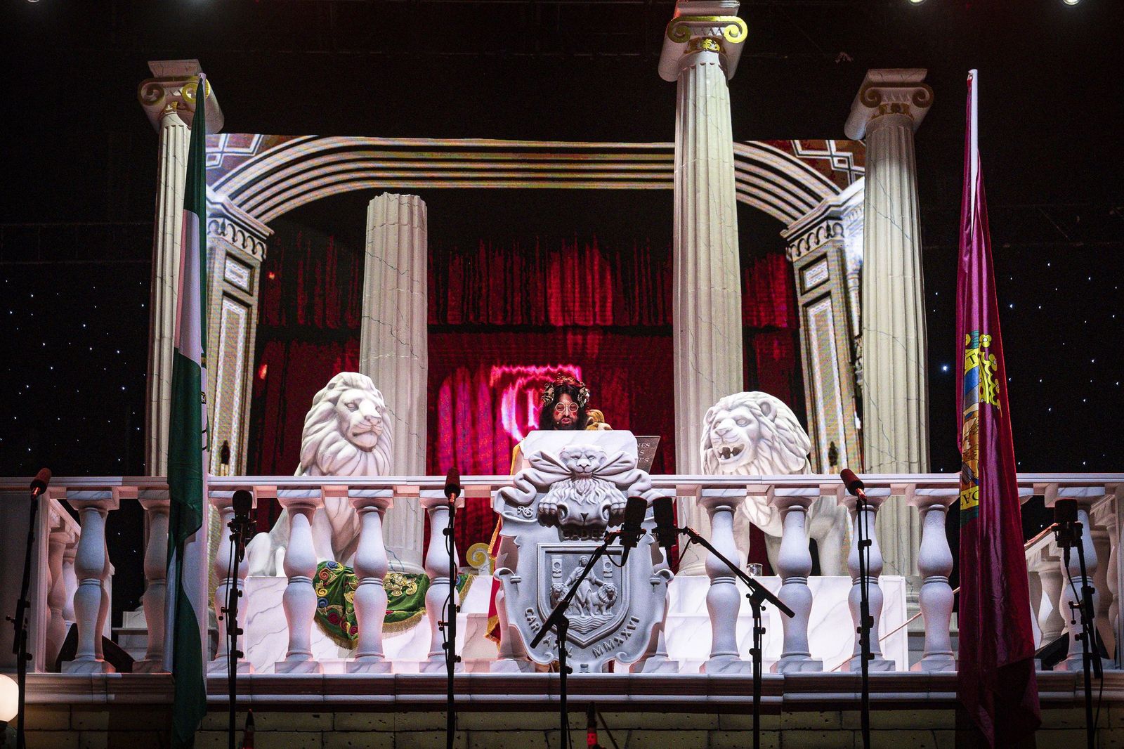 Las imágenes del pregón y la boda de Manu Sánchez en el Carnaval de Cádiz 2026