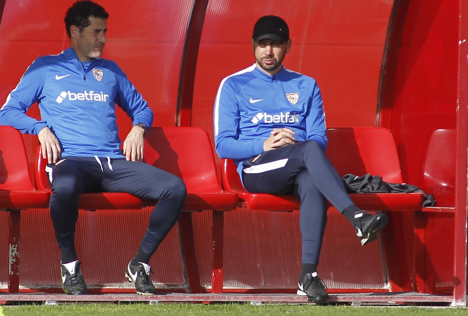 Pablo Machín, junto a Jordi Balcells, espera refuerzos de altura en enero.