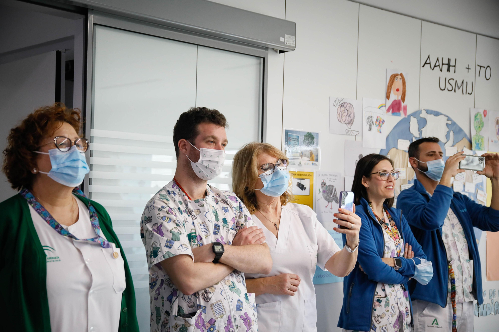 Carnaval para los niños y niñas del hospital Materno Infantil de Almería contado en imágenes