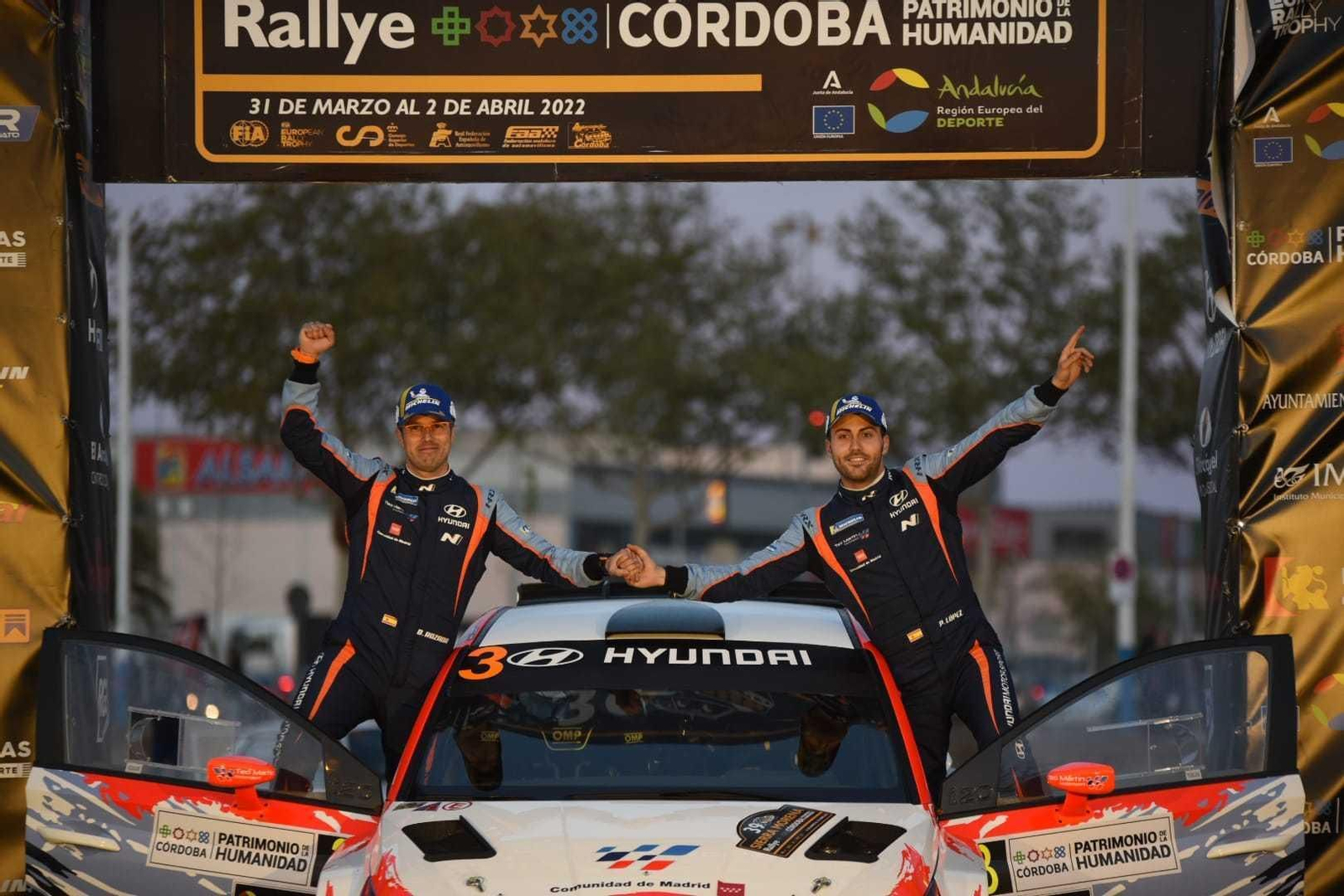 Pepe López y Borja Rozada celebran su triunfo del año pasado.