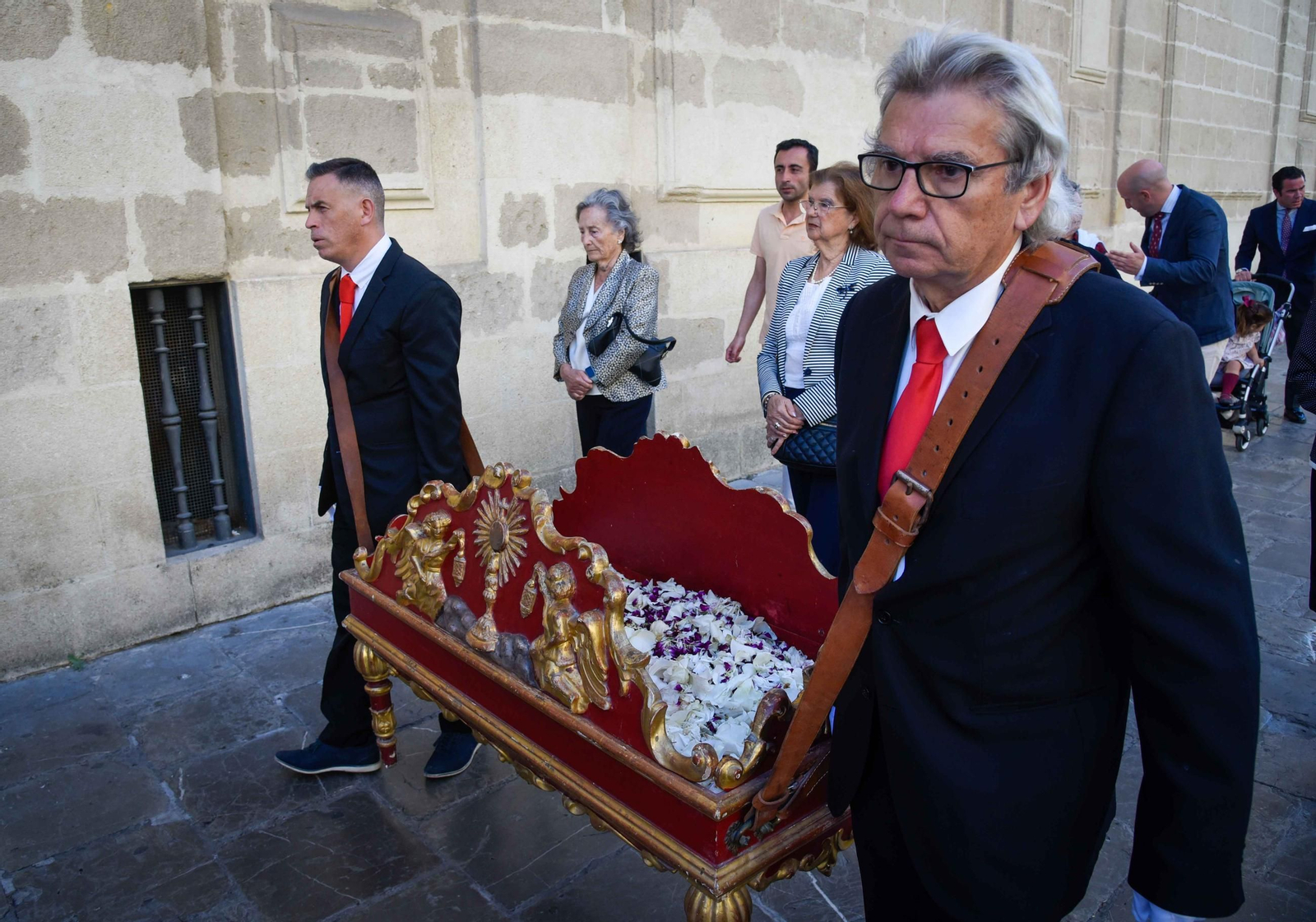 Imágenes de la procesión de impedidos de El Sagrario