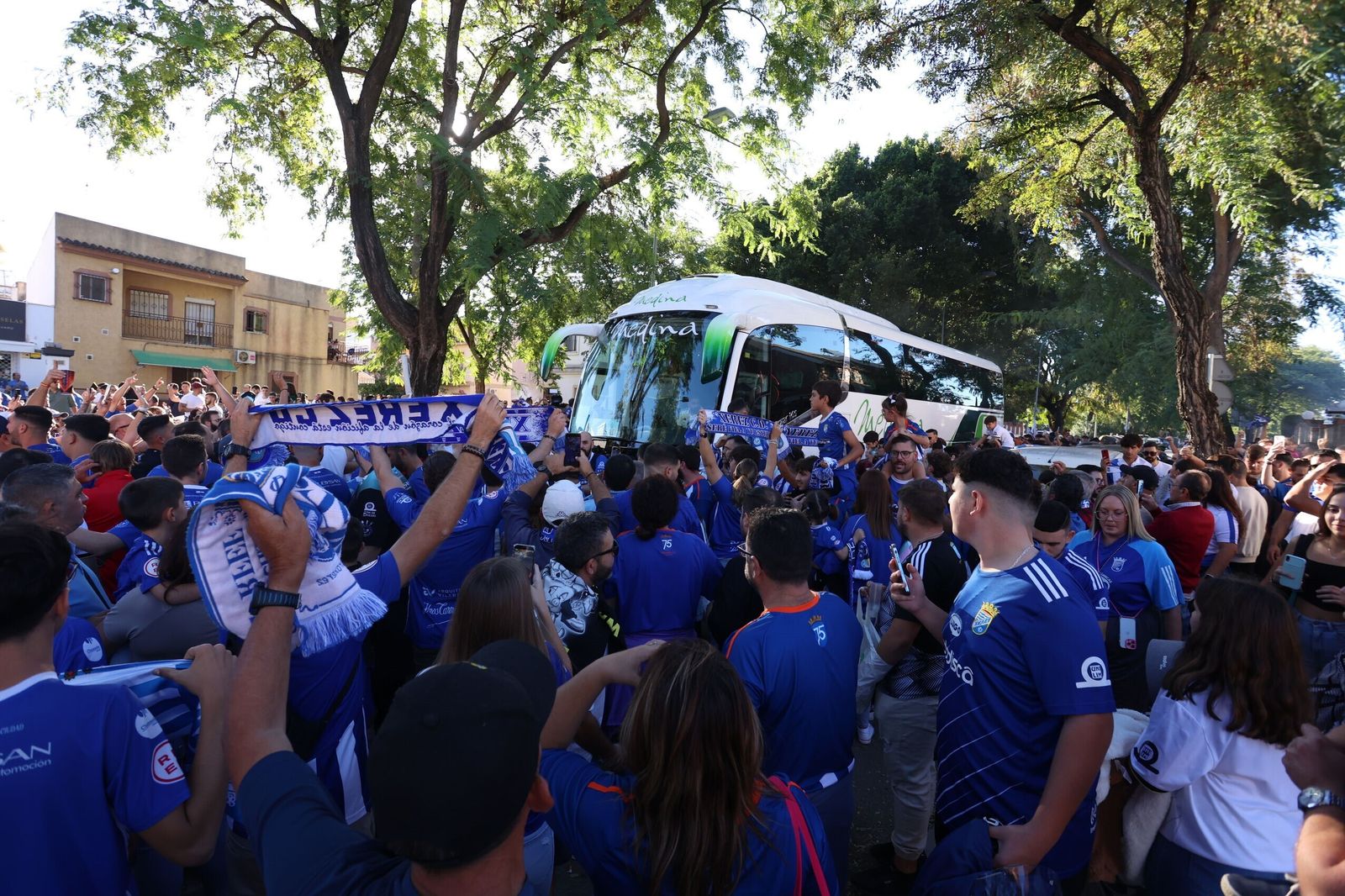 Así ha sido el recibimiento al Xerez CD en los aledaños de Chapín para el derbi