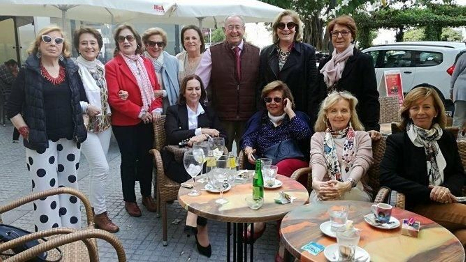 Susana Rendón, Chica y Teresa Ramírez de Arellano, Charo González, Andrea Coto, Guillermo Valverde, Susana Crespo, Begoña Roldós, Mercedes Galván, Pitusa Durio, Pilar Ocón y Mamen Pérez Aparicio.