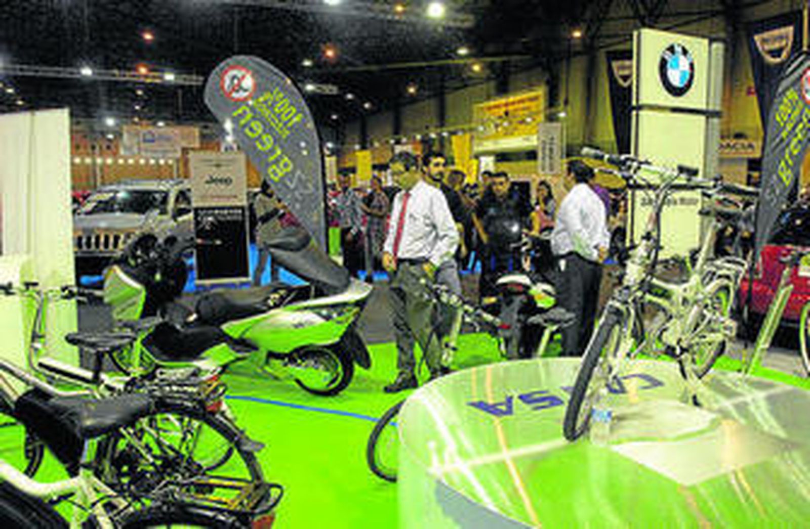 Coches de todas las marcas y gamas están presentes en Fibes.