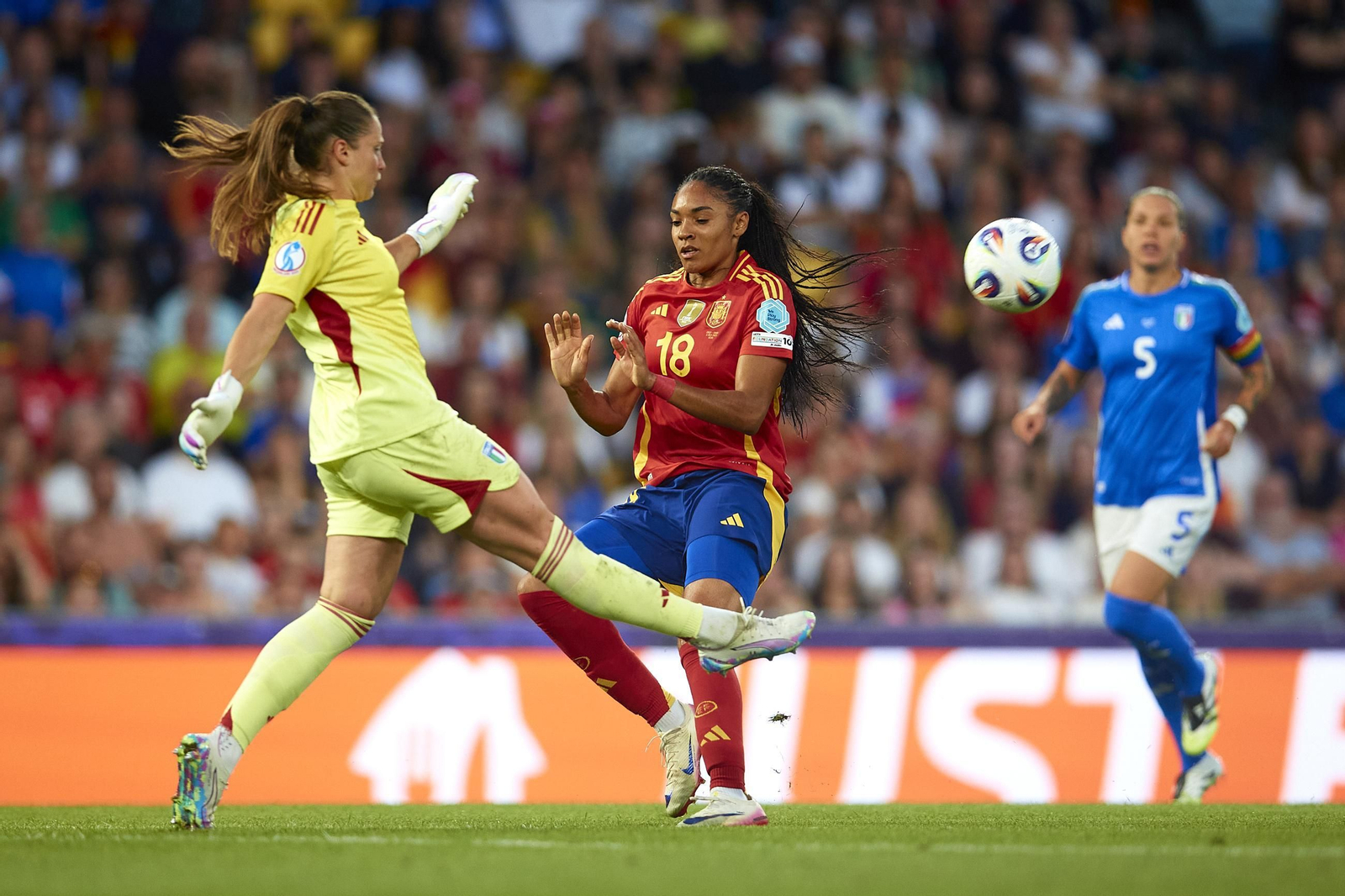Las fotos del Italia - España de la Eurocopa femenina