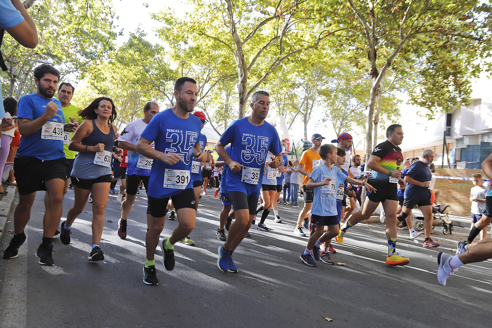 Imágenes de la 35 vuelta a Huelva 2022