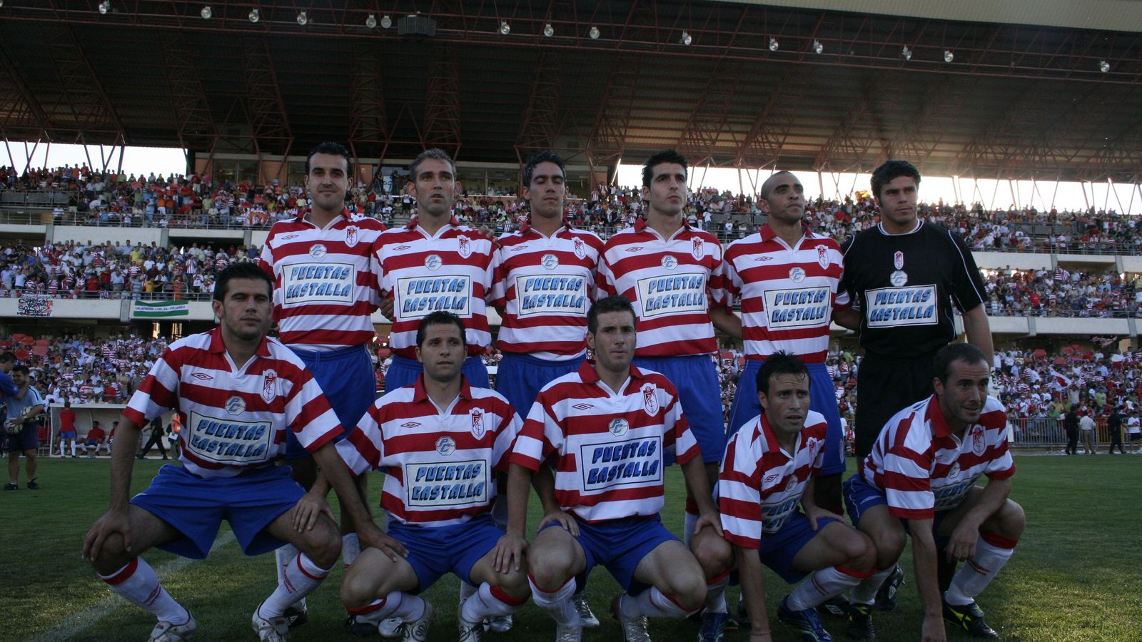 Once del once inicial del Granada CF ante el Guadalajara en el único ascenso logrado en Los Cármenes.