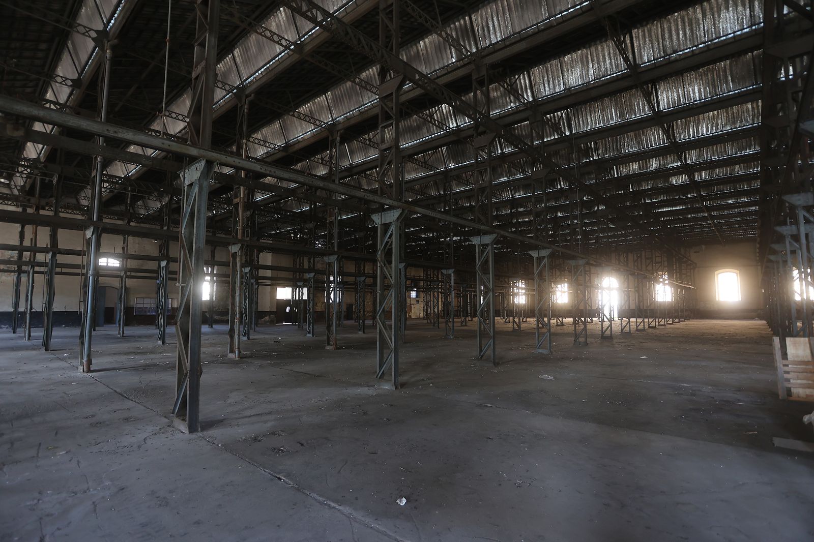 Carolina España visita la antigua fábrica de Artillería