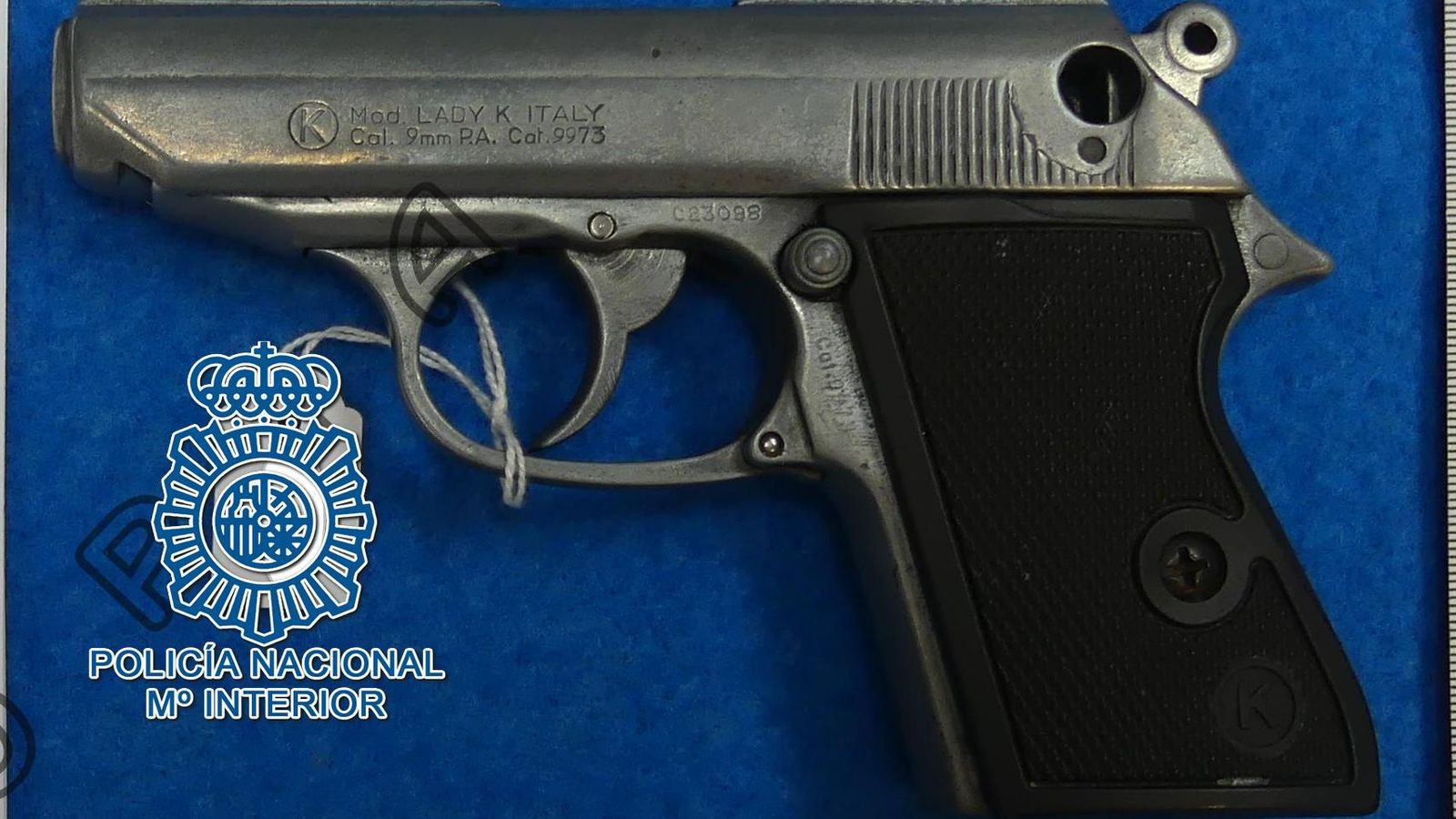 La pistola empleada por el atracador.