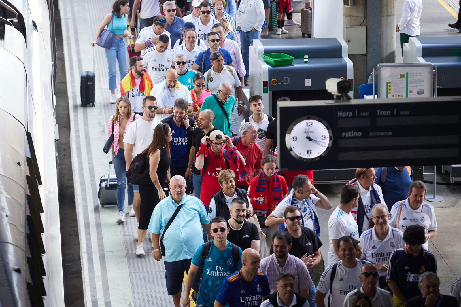 Las fotos de aficionados de Real Madrid y Osasuna el día de la final de Copa en Sevilla