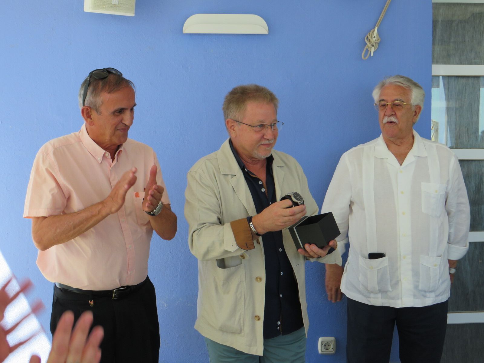 Homenaje a José Alcocer, el rostro y voz de la Comisaría de Almería durante 14 años