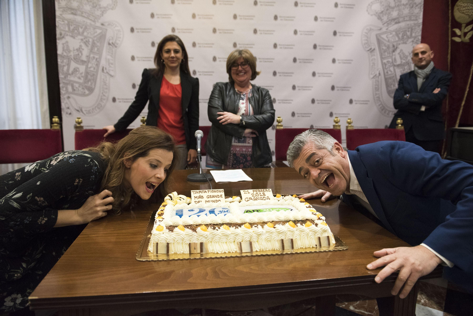 La presentación del evento en el Ayuntamiento tuvo a los piononos como absolutos protagonistas.