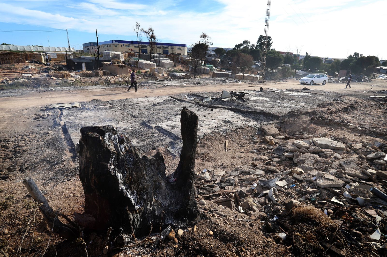 Parte del asentamiento tras el incendio.