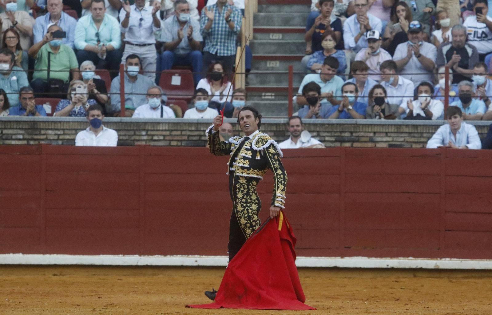 La corrida por el 30 aniversario de la alternativa de Finito de Córdoba, en imágenes