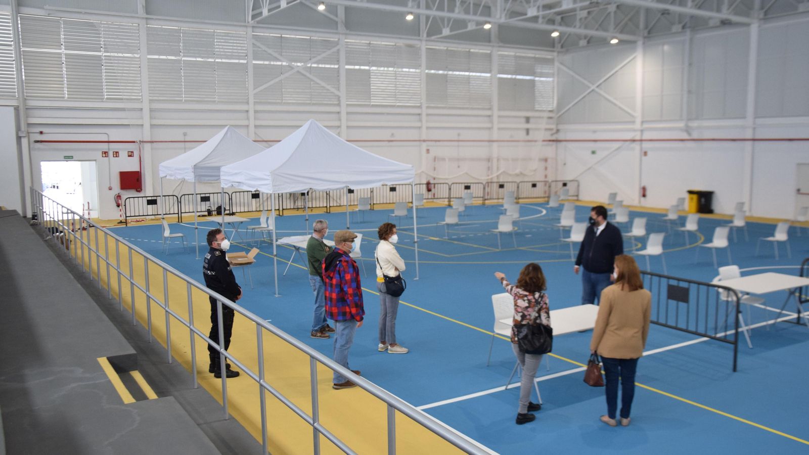 Instalaciones del pabellón de la barriada Andalucía, que el lunes empezarán a utilizarse para las vacunas contra el Covid-19.