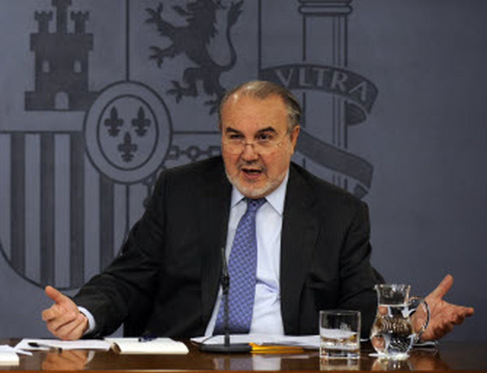 El Gobierno sale al rescate de CCM con un aval de 9.000 millones