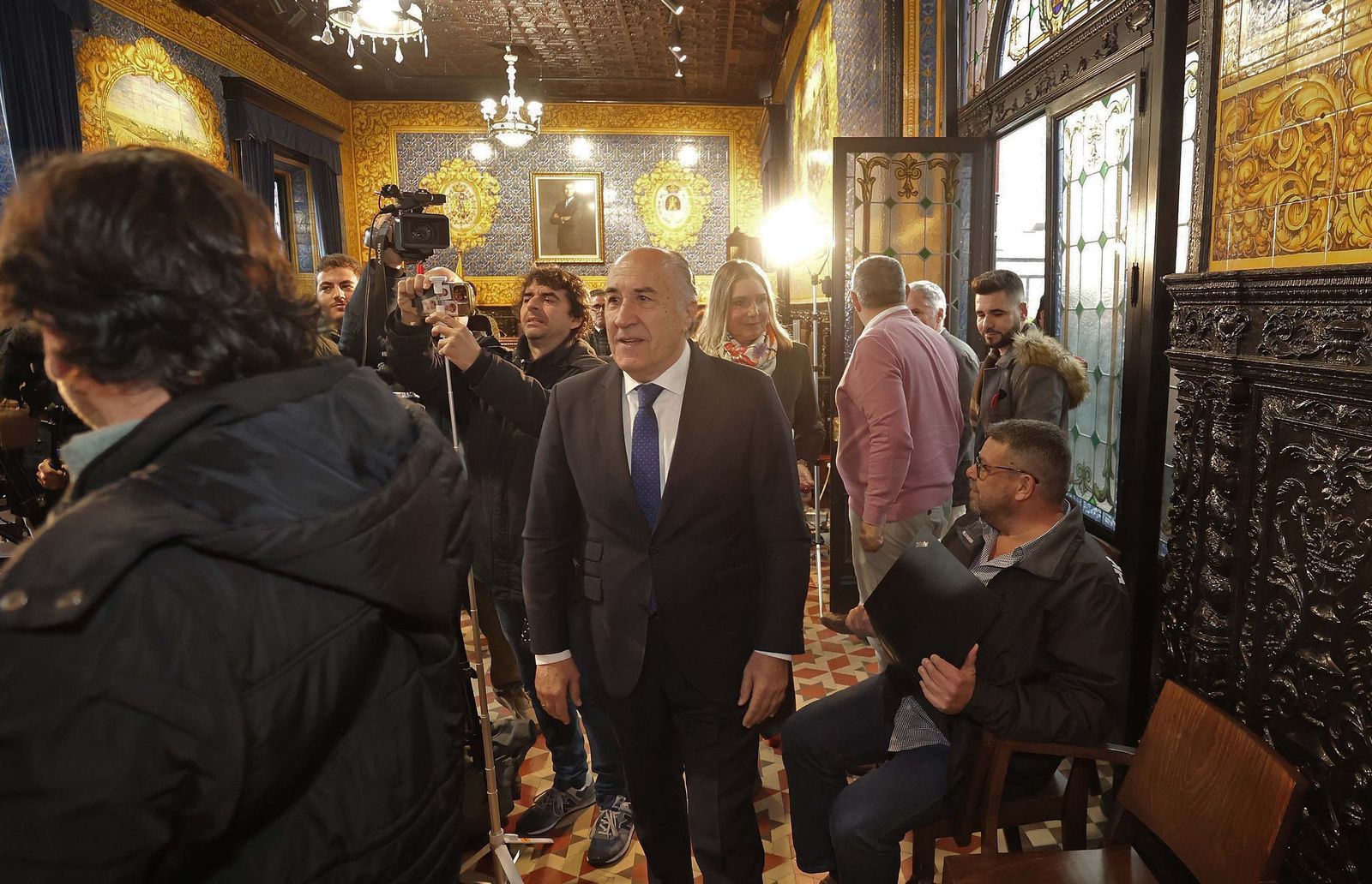 Fotos de la rueda de prensa de José Ignacio Landaluce tras el archivado de la denuncia del PSOE por la Fiscalía del Tribunal Supremo