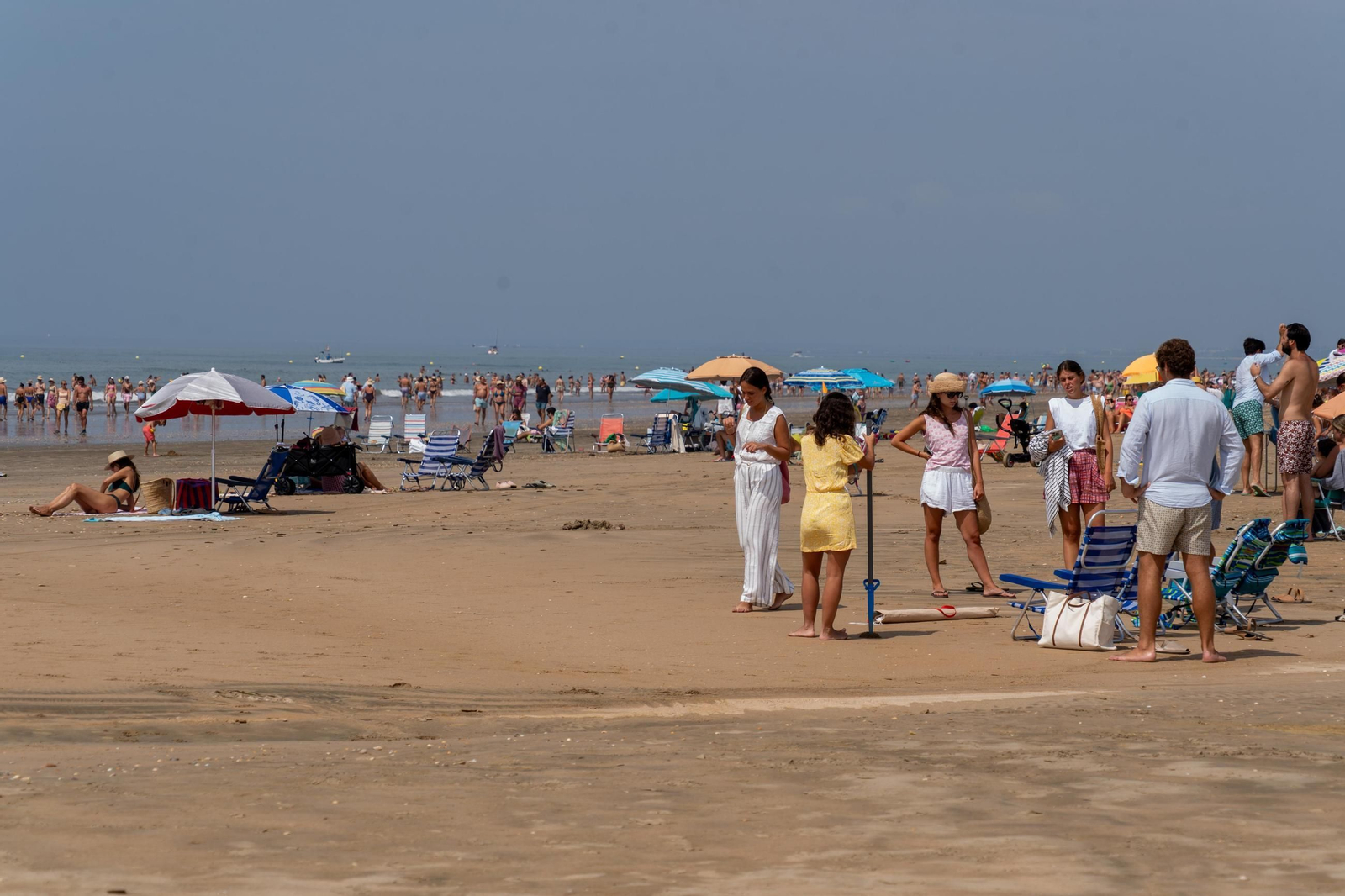 El ambiente de las playas de Huelva el domingo 24 de agosto