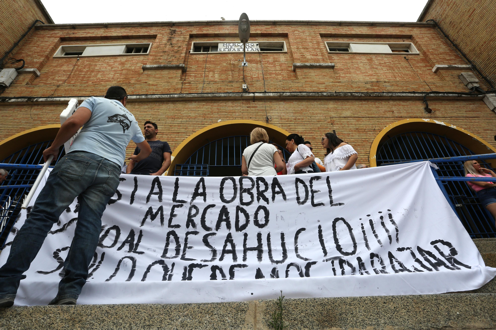 Más imágenes de la protesta de los minoristas del mercado de San Sebastián