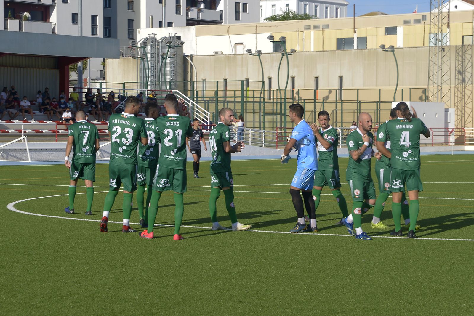 Fotos del partido entre UD San Roque y San Bernardo