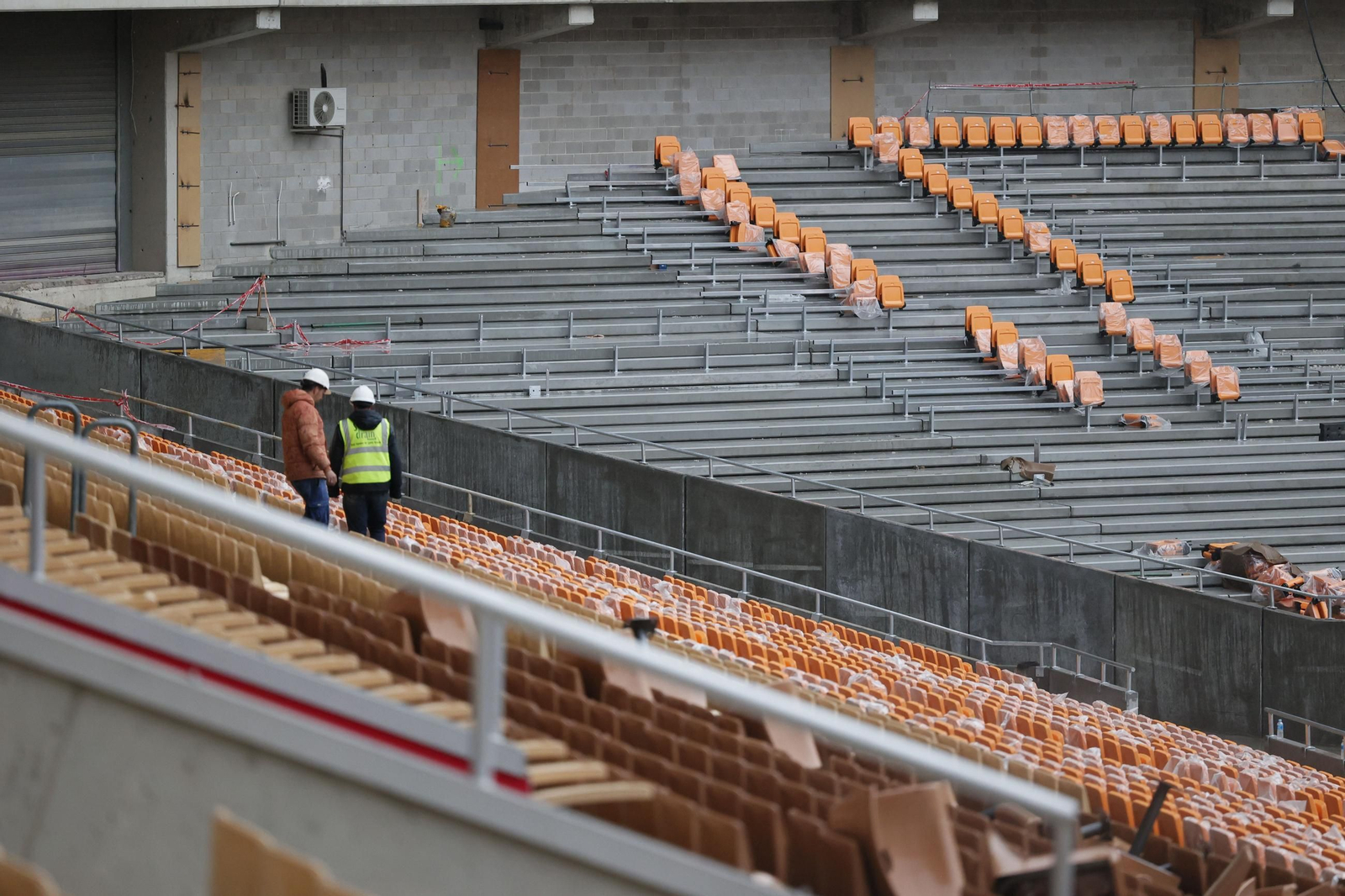 Las imágenes del estado de las obras en el Estadio de la Cartuja a falta de tres semanas para la final