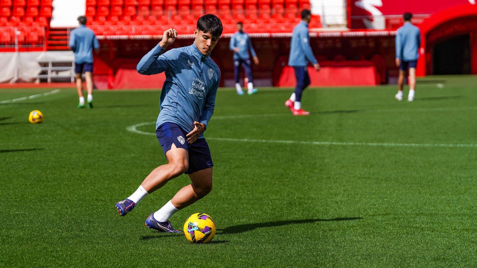 El centrocampista del filial Joan volverá a entrar en convocatoria