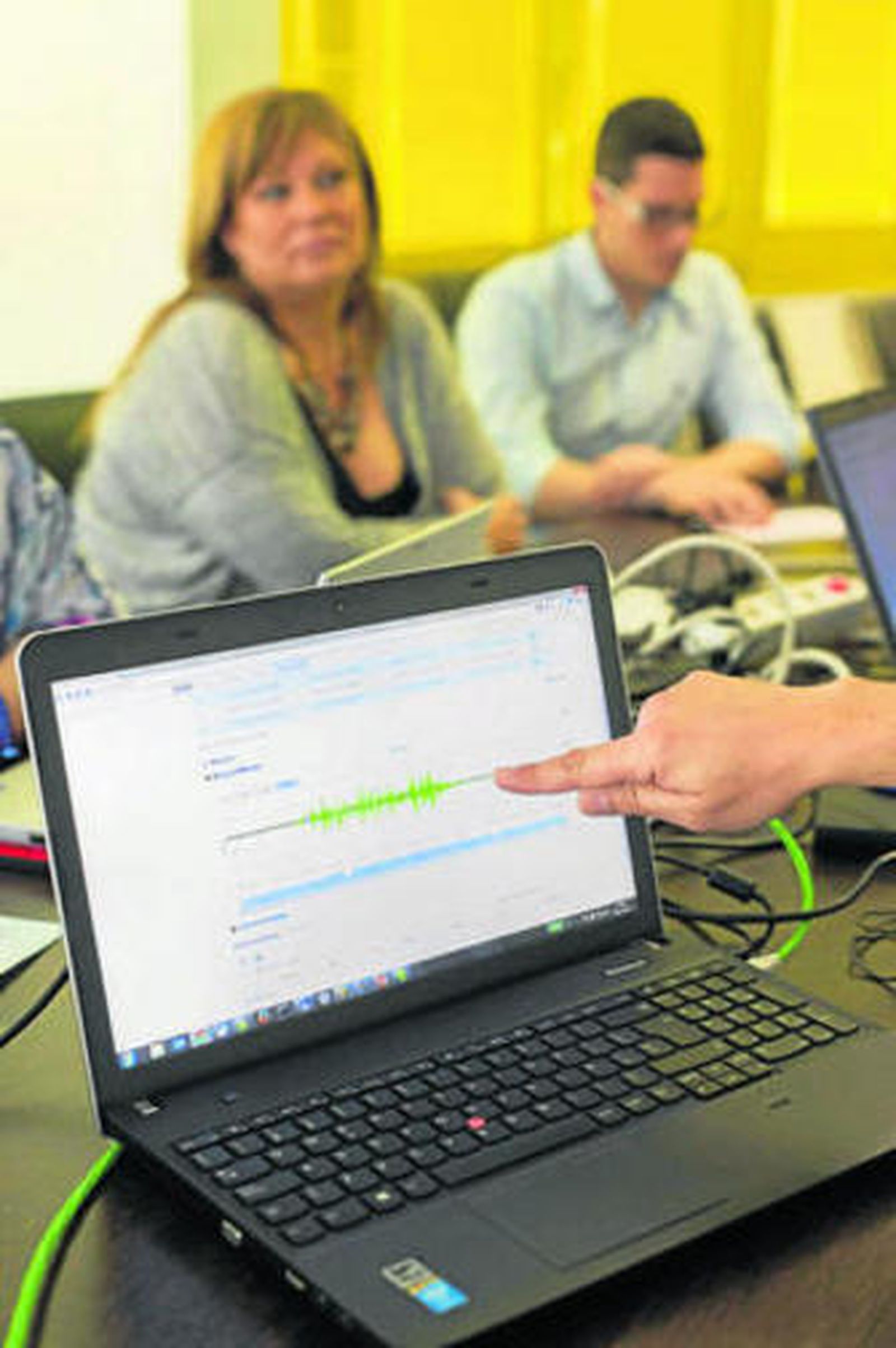 El ordenador muestra el supuesto seísmo sufrido por un edificio.