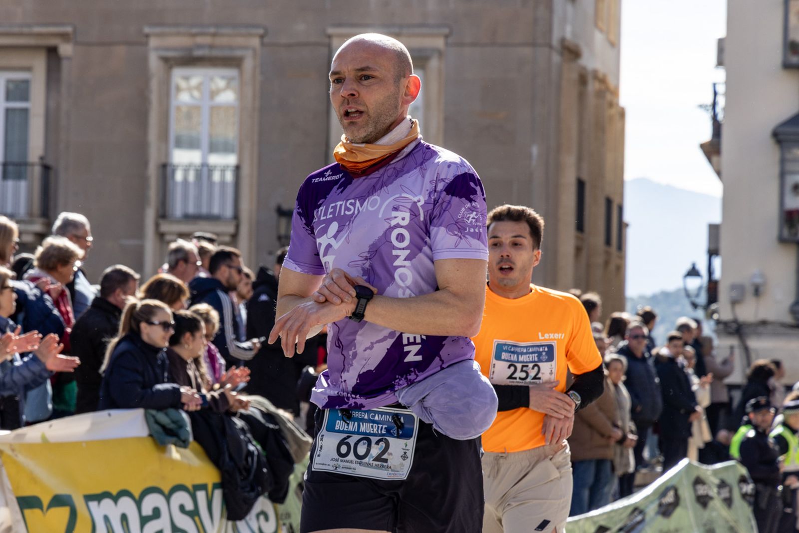En imágenes: deporte y solidaridad se dan la mano en la VI Carrera-Caminata de la Hermandad de la Buena Muerte (1)