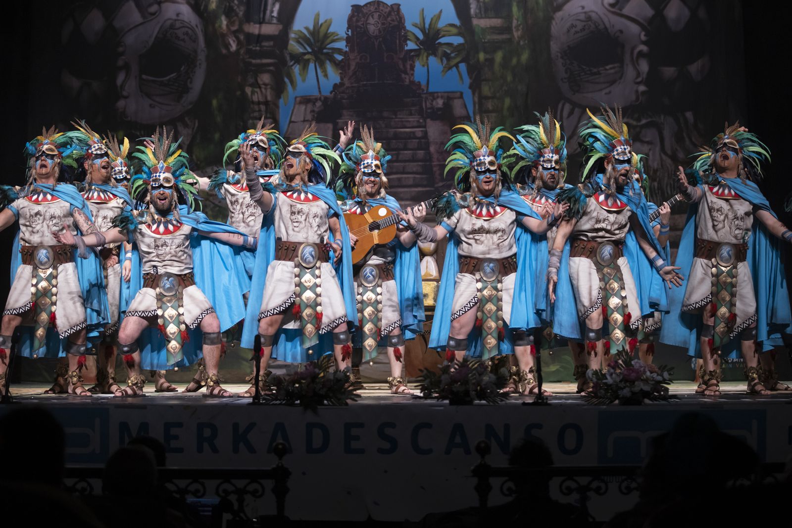 Imágenes de la actuación de la comparsa de Bollullos "El sacrificio" en el Carnaval Colombino