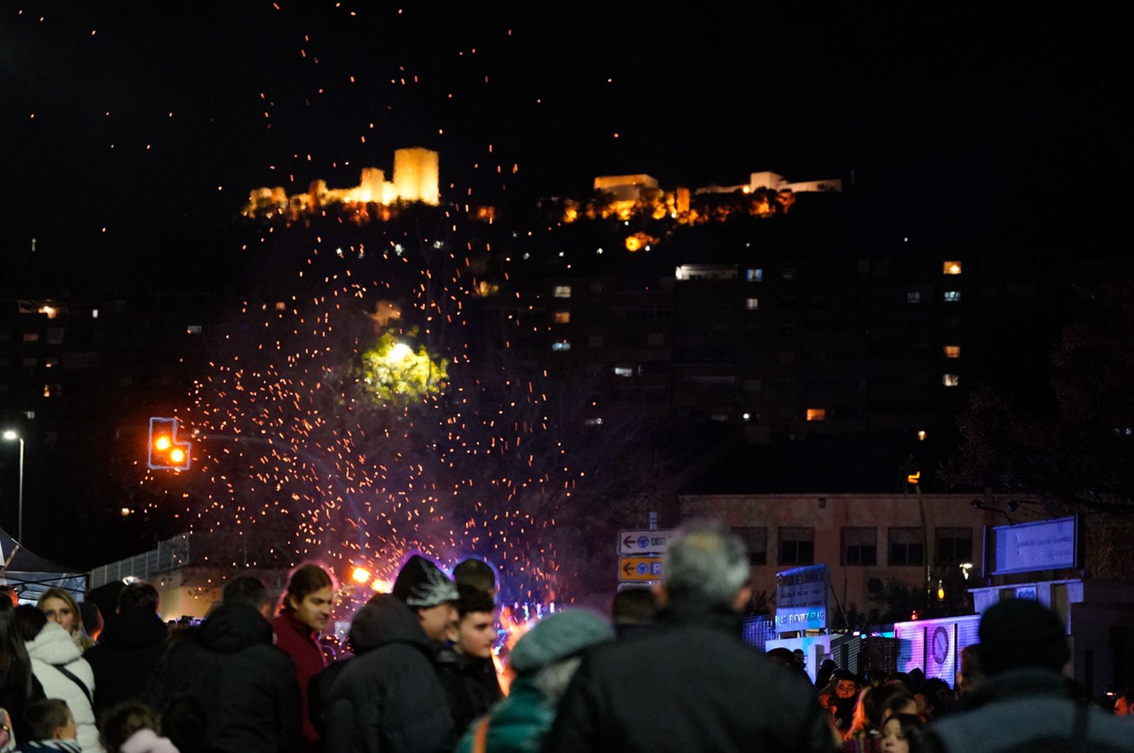 Jaén brilla y disfruta al fuego de las lumbres de San Antón