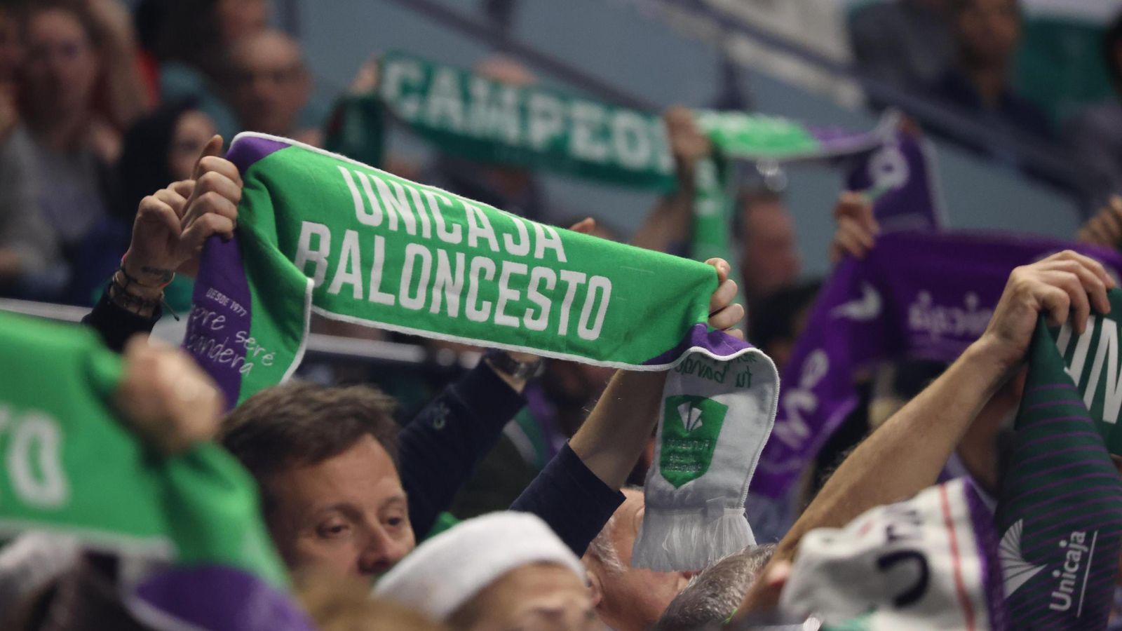 Búscate en las gradas del Carpena en el Unicaja-Breogán