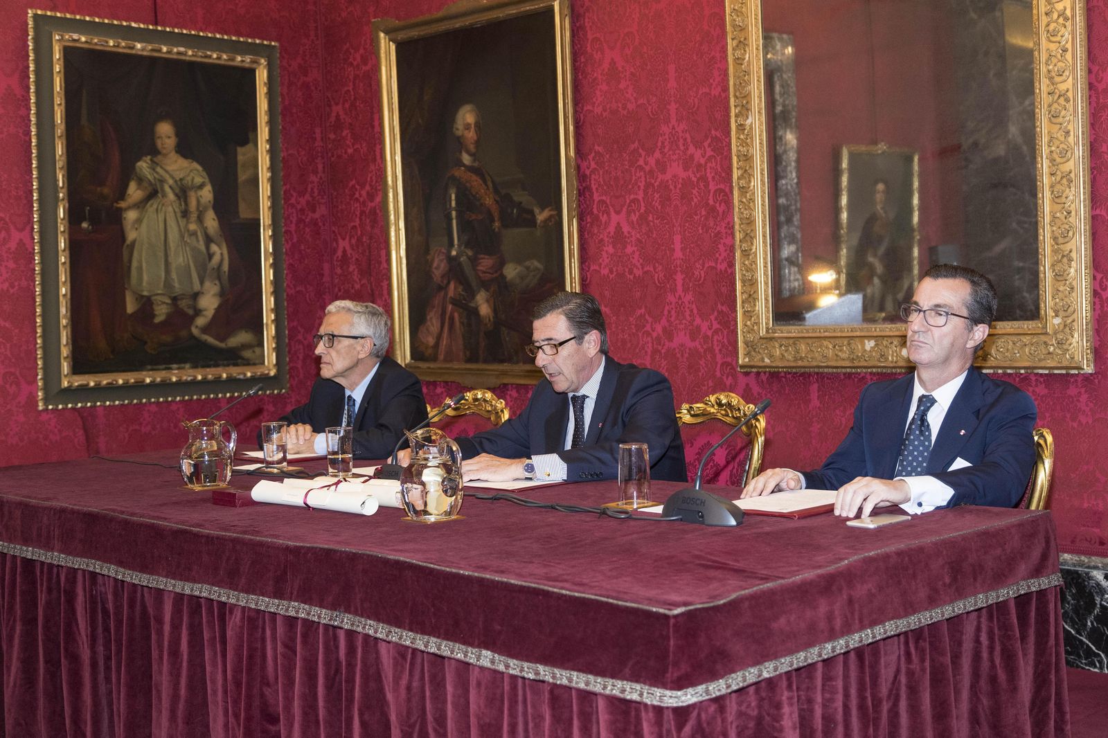 Un momento del acto celebrado ayer en la Real Maestranza de Caballería de Sevilla.