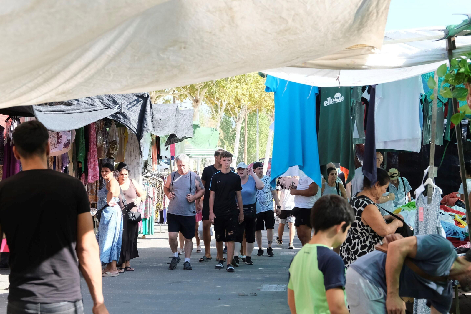 Un paseo en fotografías por el mercadillo de El Arenal un día de agosto Un paseo en fotografías por el mercadillo de El Arenal un día de agosto