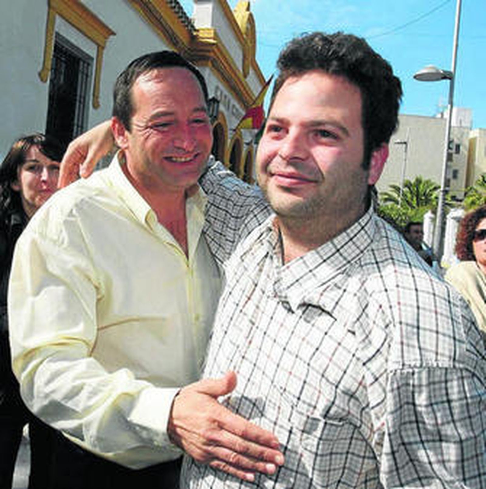 El ex alcalde, Cándido Trabalon, con Manuel Tijeras.