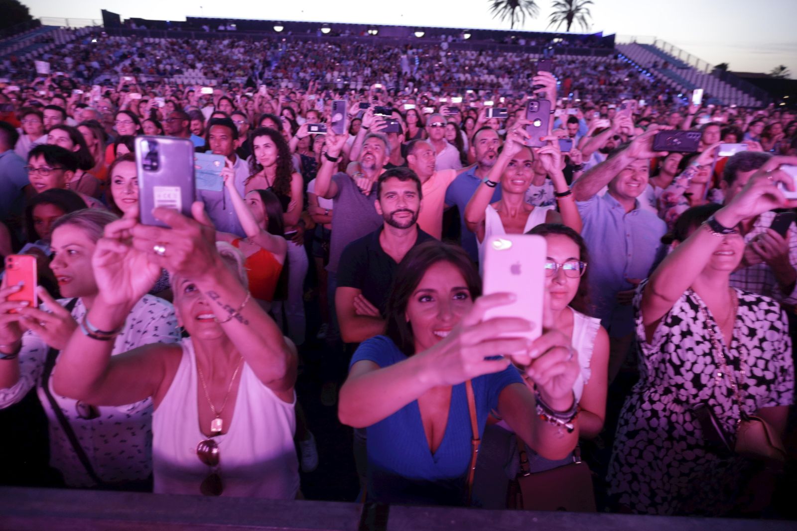 Búscate en el concierto de Juan Luis Guerra en el Concert Music Festival