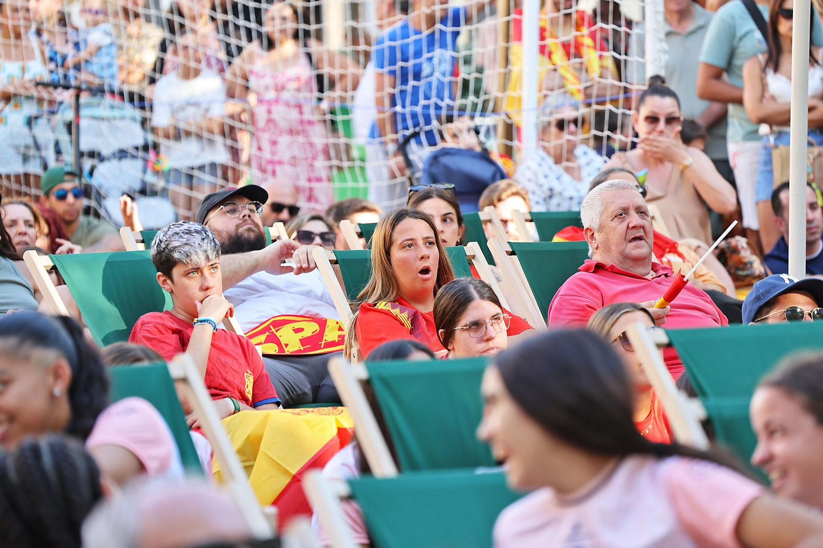 Imágenes de la Fan zone en Huelva de la Final de la Eurocopa entre Inglaterra y España Imágenes de la Fan zone en Huelva de la Final de la Eurocopa entre Inglaterra y España