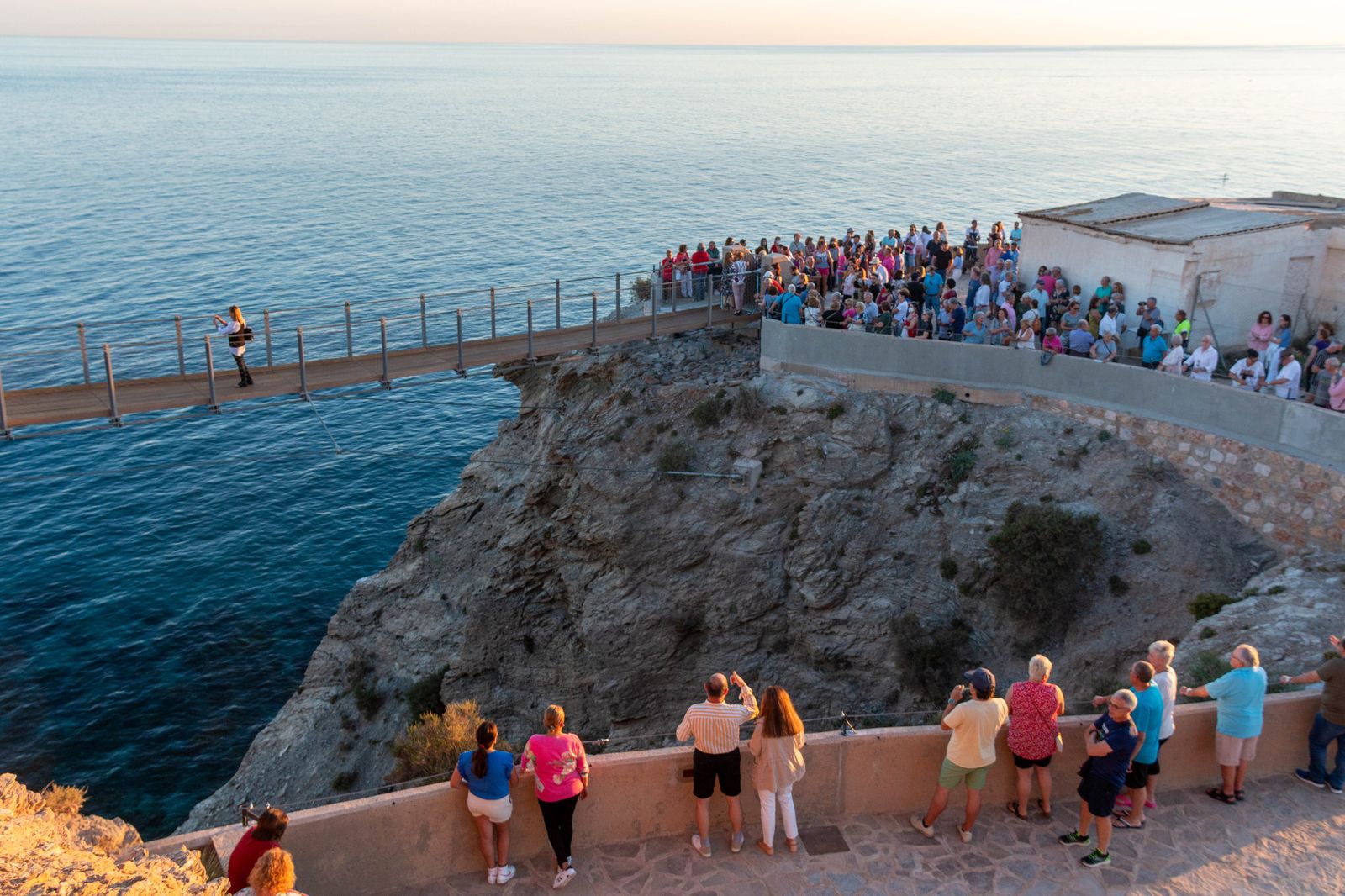El nuevo puente de Torrenueva, en imágenes