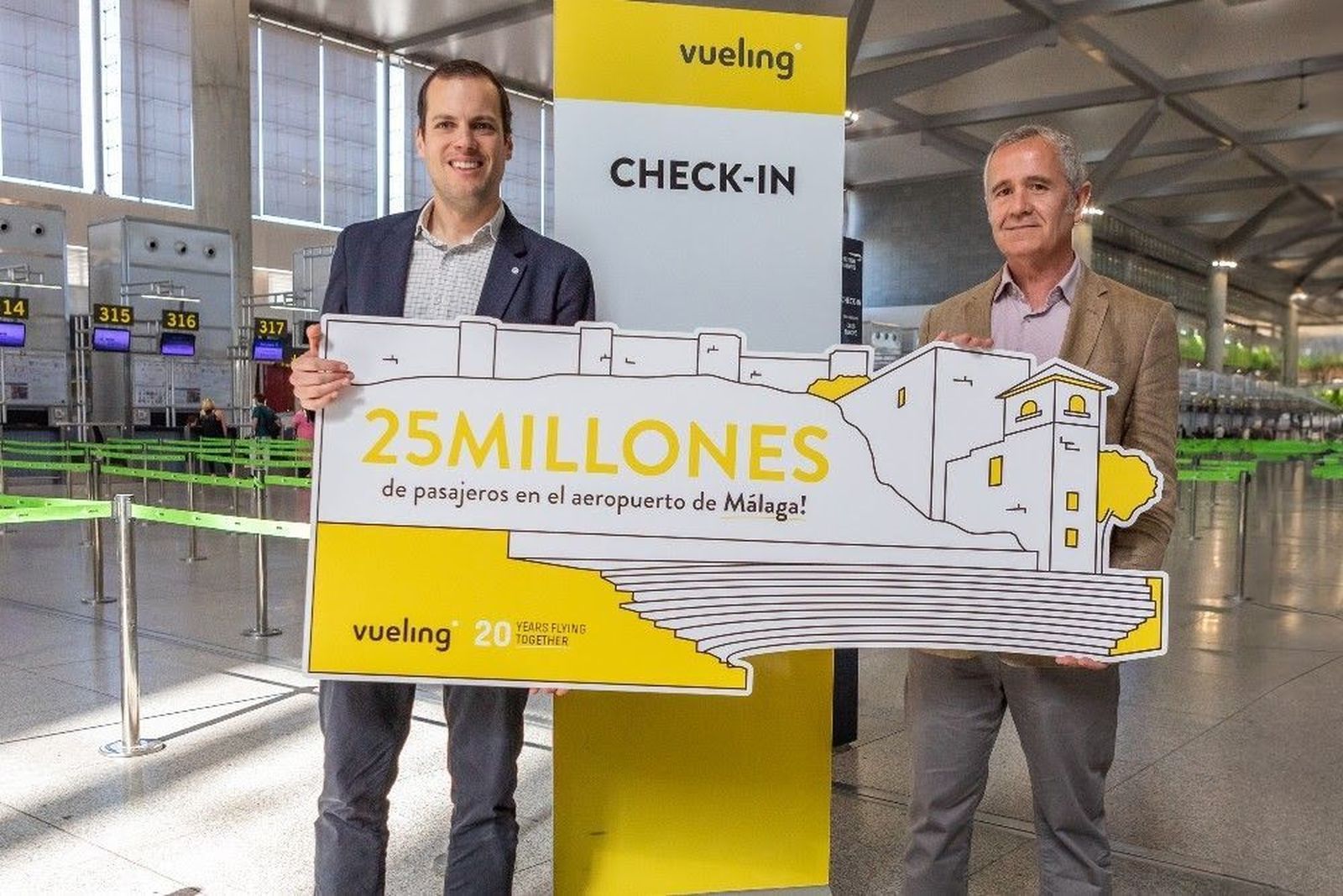 Vueling en el Aeropuerto de Málaga celebrando sus 25 millones de pasajeros.