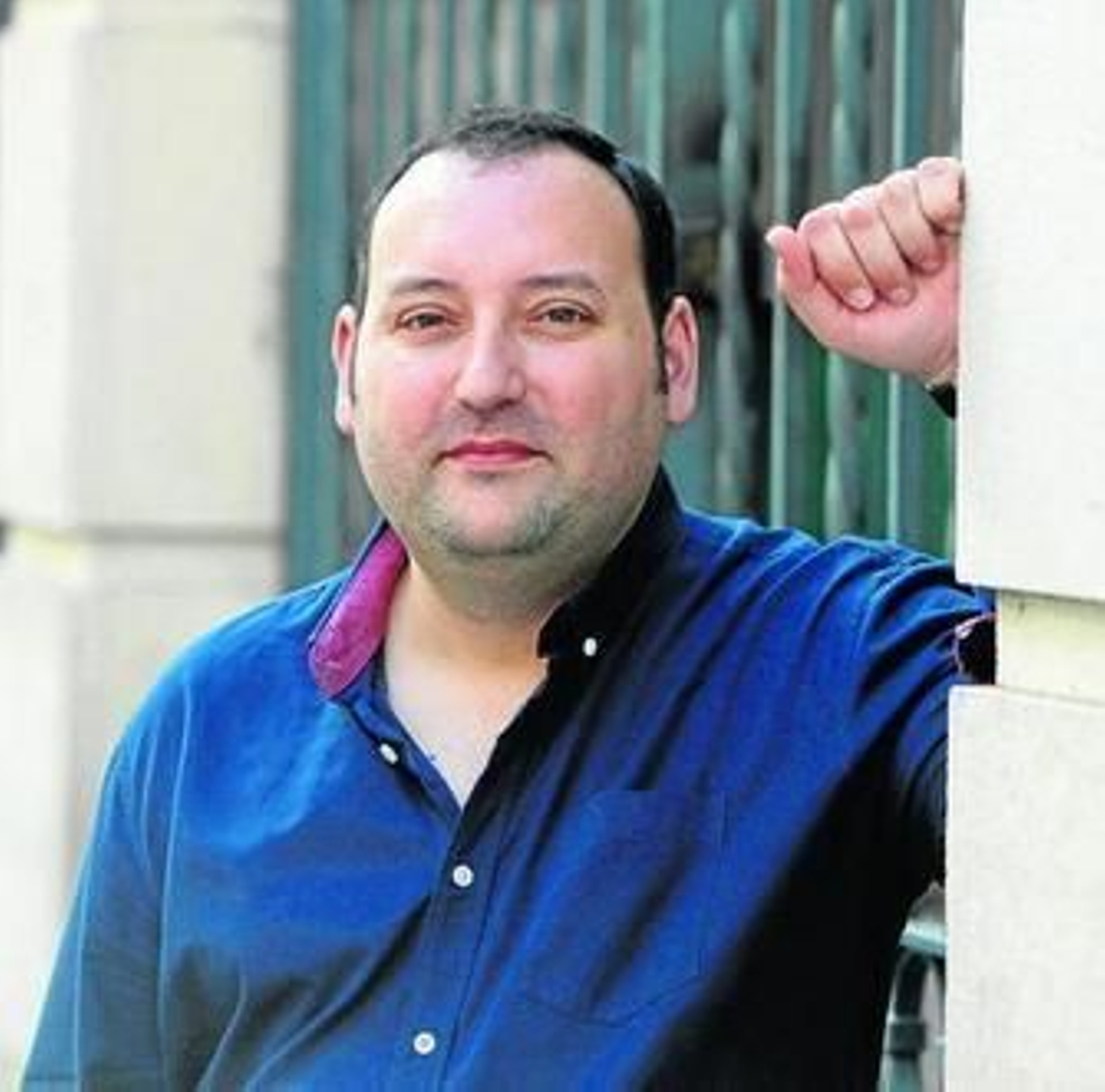 El percusionista Carlos Cansino Pérez es codirector artístico de proyectoeLe desde 2009.