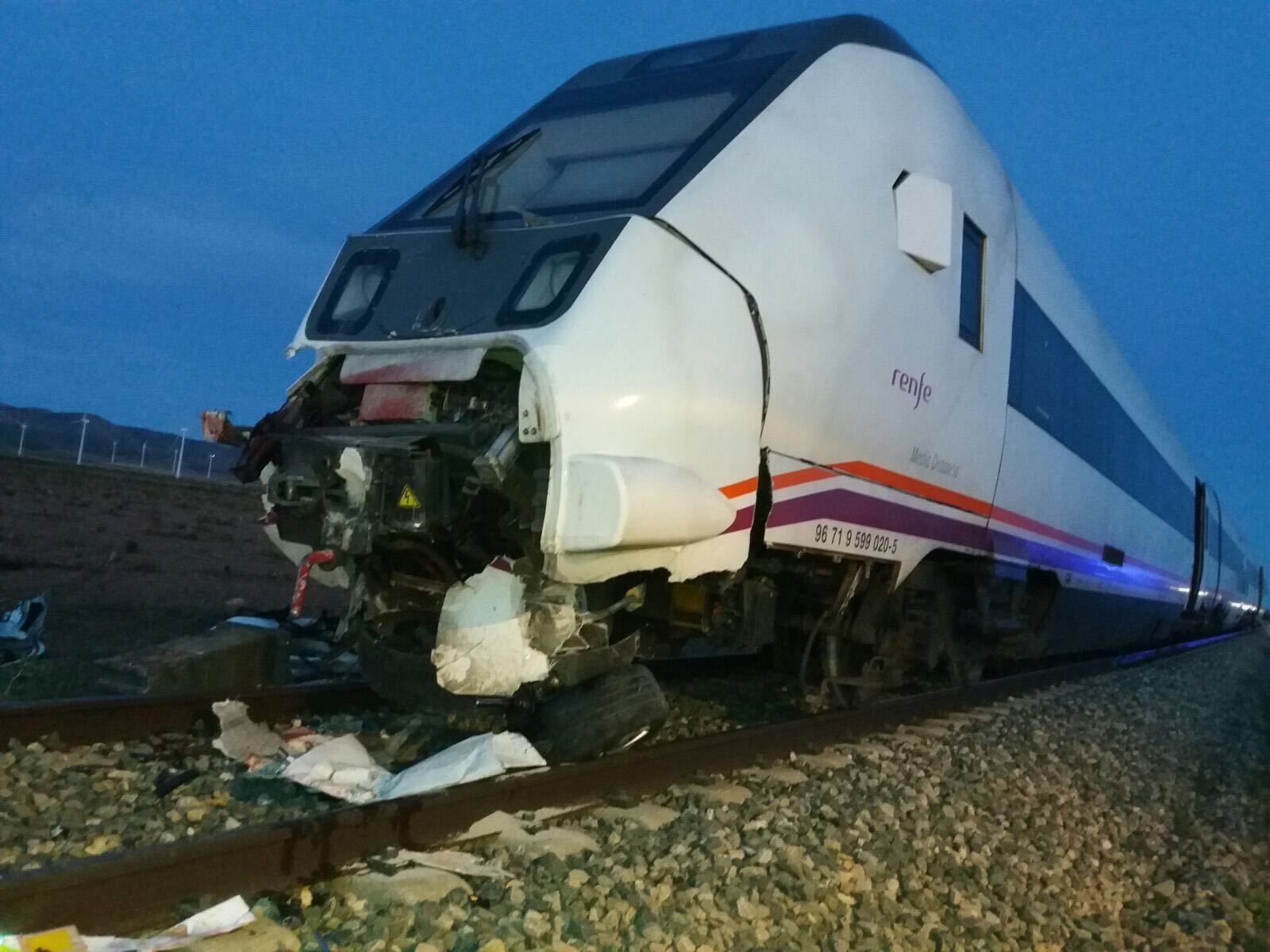 Estado en el que quedó el tren tras el choque.
