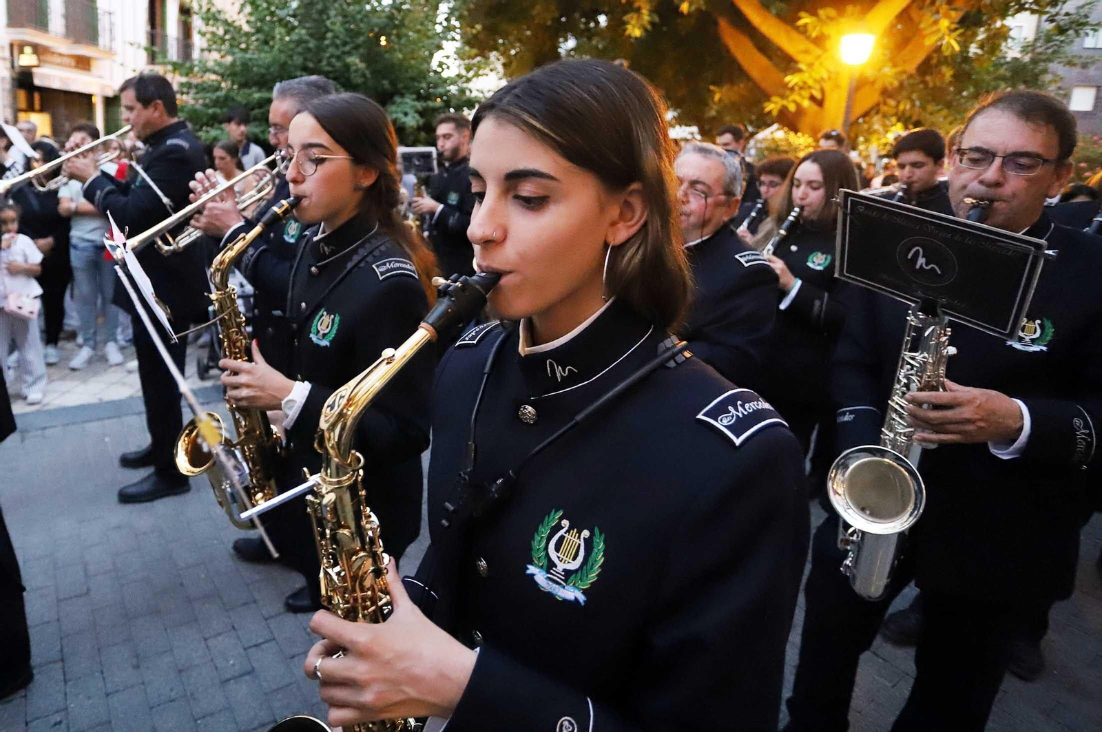 Imágenes de la procesión de la Virgen de la Amargura por las calles de Huelva