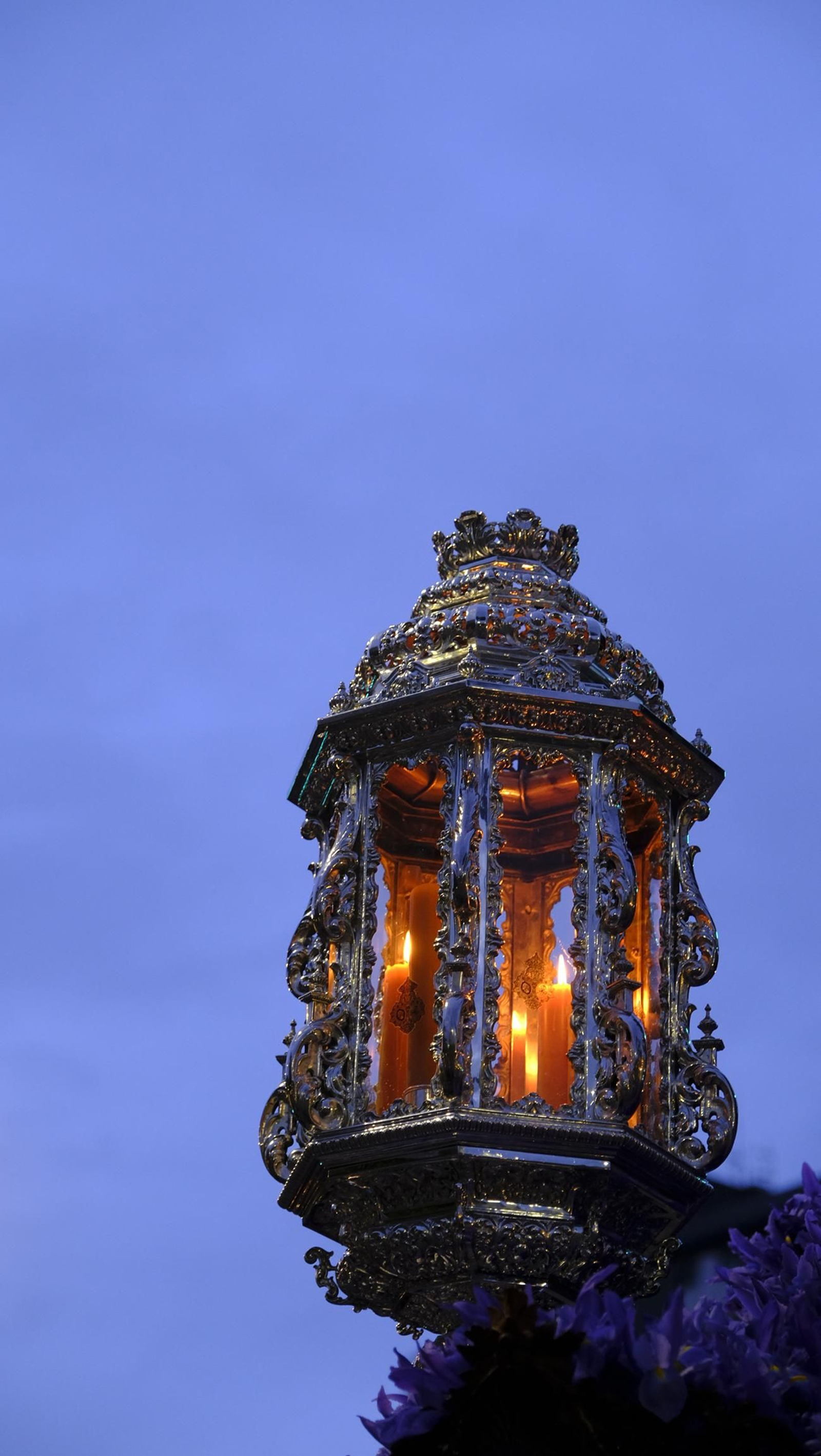 Pasión vuelve a su Iglesia de Santa Teresa azotada por la lluvia