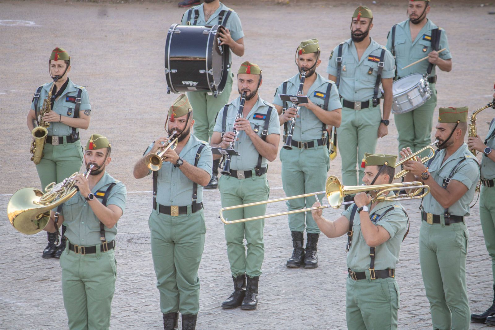 Las bandas de música se lucen antes del Día de las Fuerzas Armadas en Granada