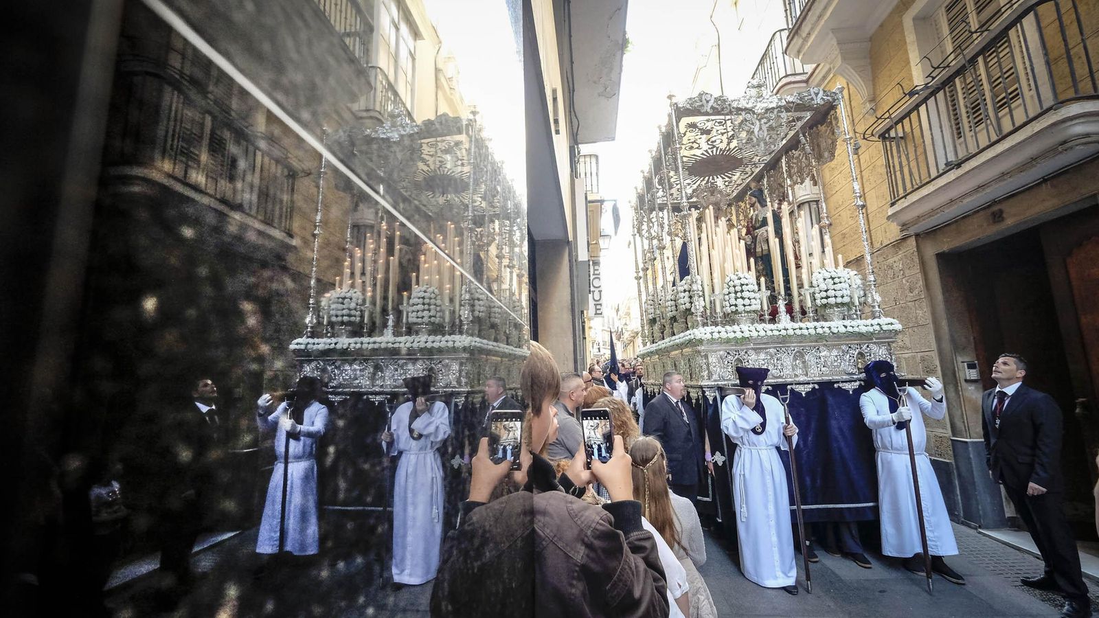 El paso de palio de María Santísima de las Angustias.