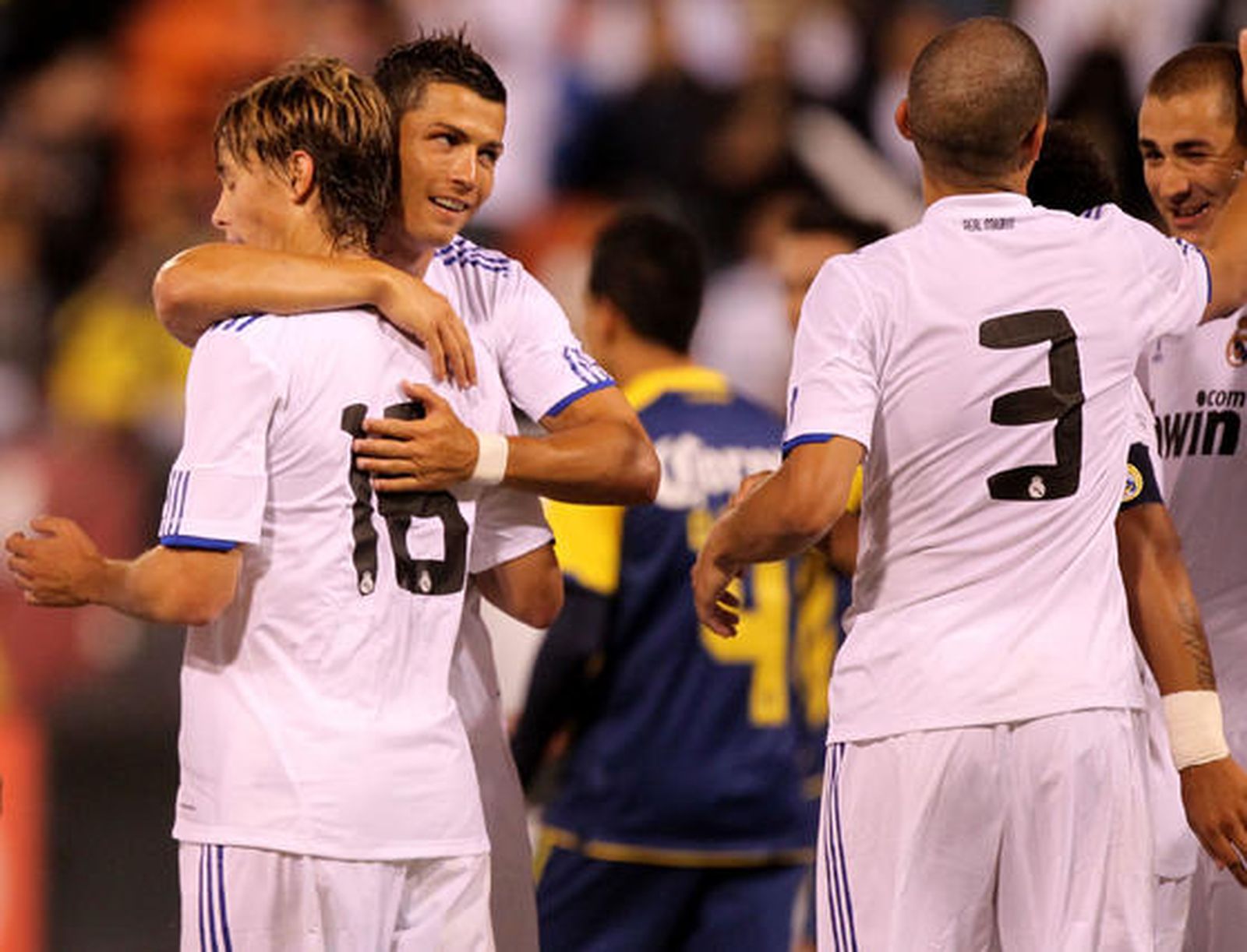 La era de Mourinho con el Real Madrid comenzó de forma triunfal después que el equipo español venciese por 2-3 a las Águilas del América de México, en partido amistoso disputado en el Candlestick Park de San Francisco.

Foto: REUTER